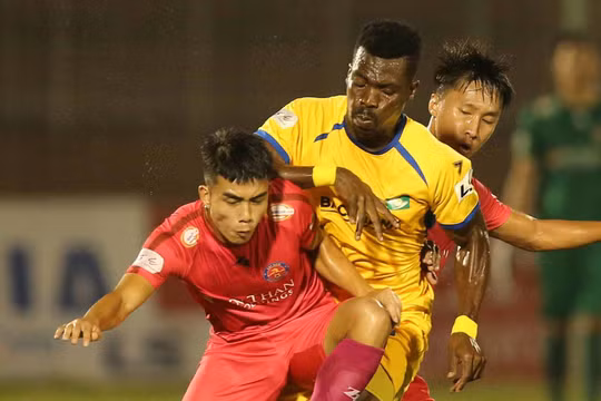 Dường như phương thức thi đấu theo mô hình K.League là phương án khả dĩ trong tình hình hiện tại trong đại dịch Covid. Ảnh VPF