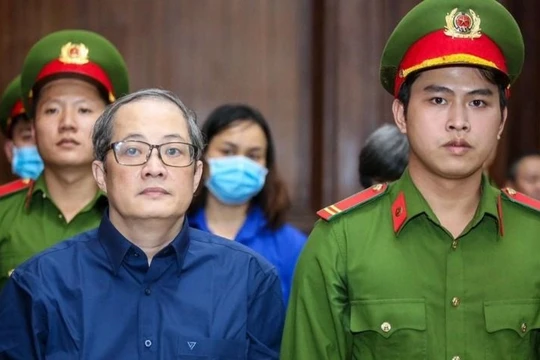 Liên quan đến vụ kit test Việt Á: Cựu Giám đốc Bệnh viện Thủ Đức tiếp tục bị truy tố