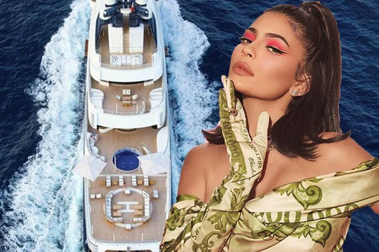 Kylie tổ chức sinh nhật trên du thuyền trị giá 250 triệu USD. Ảnh: Elle