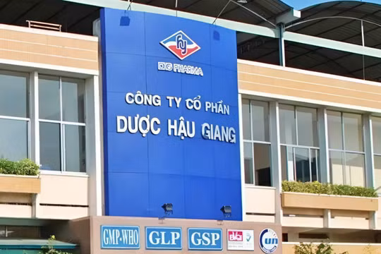 Tổng giám đốc và 2 giám đốc của Dược Hậu Giang xin từ nhiệm trong tháng 7