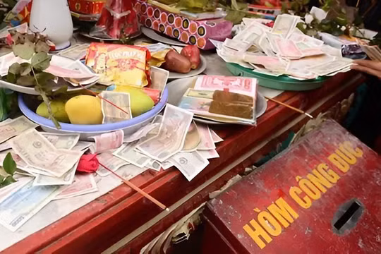 Tổng số tiền công đức thực thu trong năm 2023 là 4.100 tỷ đồng. Ảnh minh họa.