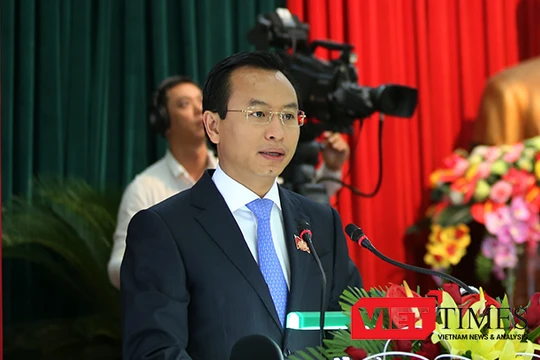 Tại buổi tiếp xúc cử tri quận Hải Châu diễn ra sáng 26/8, ông Nguyễn Xuân Anh, Bí thư Thành ủy, Chủ tịch HĐND TP Đà Nẵng khẳng định, việc di dời Trung tâm hành chính là chuyện của 30-40 năm sau