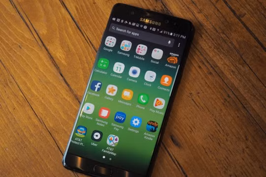 Samsung đến nay vẫn chưa giải thích chính xác những gì đã xảy ra khiến chiếc điện thoại thông minh của hãng tự nhiên bốc cháy.