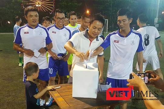 Tính đến ngày 22/10, Câu lạc bộ này đã huy động được gần 3,1 tỷ đồng, 20 tấn gạo, cùng nhiều hiện vật ủng hộ đồng bào vùng lũ Quảng Bình, Hà Tĩnh.