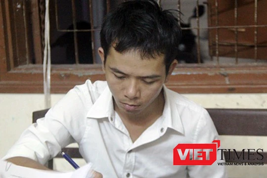 Đối tượng Nguyễn Văn Sỹ tại cơ quan công an