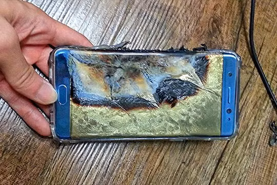 Hàng triệu chiếc Galaxy Note 7 vẫn đang được sử dụng bất chấp nguy cơ cháy nổ. Ảnh: CNN.