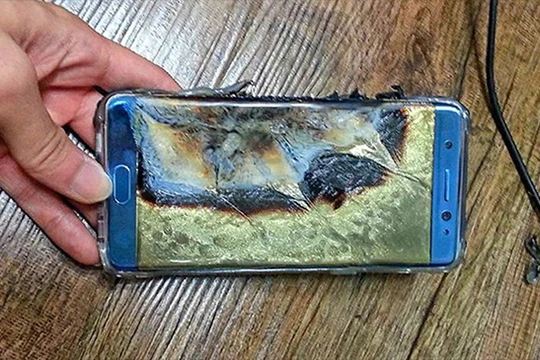Hàng triệu chiếc Galaxy Note 7 vẫn đang được sử dụng bất chấp nguy cơ cháy nổ. Ảnh: CNN.