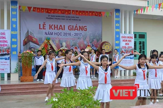 Sáng 5/9, thầy trò trường THCS Hoàng Sa Đà Nẵng nô nức bước vào năm học mới.