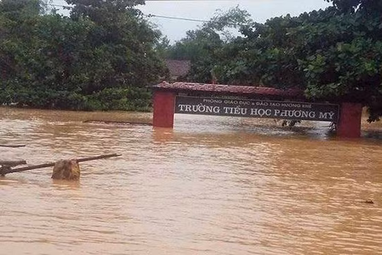 Nguy cơ lũ bất thường vẫn rình rập miền Trung