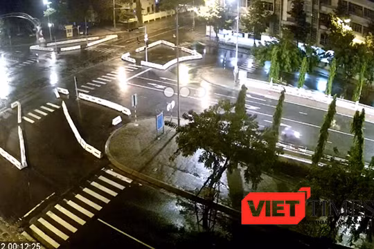 Tính đến tối 11/9, hệ thống rào chắn phục vụ thi công nút giao thông phía Tây cầu Sông Hàn đã được tháo dỡ, hoàn trả mặt bằng cho các phương tiện lưu thông trở lại