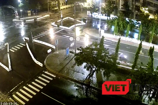 Tính đến tối 11/9, hệ thống rào chắn phục vụ thi công nút giao thông phía Tây cầu Sông Hàn đã được tháo dỡ, hoàn trả mặt bằng cho các phương tiện lưu thông trở lại