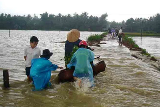 Do ảnh hưởng của không khí lạnh tăng cường xuống phía Nam nên các tỉnh miền Trung có thể xảy ra lũ quét, nước trên sông các tỉnh Bắc Trung Bộ có khả năng lên trở lại.