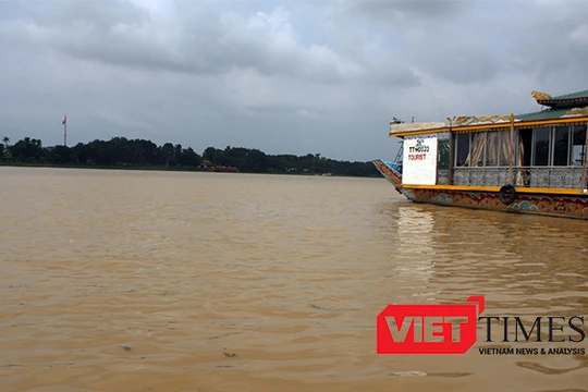 Nước sông Hương đục bất thường là do làm đường phía thượng nguồn