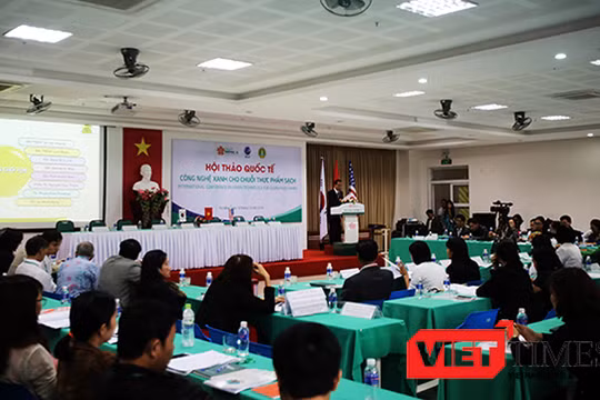 Sáng 19/12, tại Đà Nẵng, Đại học Đông Á và Hội Khoa học và Công nghệ Lương thực Thực phẩm Việt Nam (VAFoST) cùng Viện Hàn lâm Khoa học và Công nghệ Thực phẩm Thế giới (IUFoST) tổ chức Hội thảo quốc tế “Công nghệ xanh cho chuỗi thực phẩm sạch”.