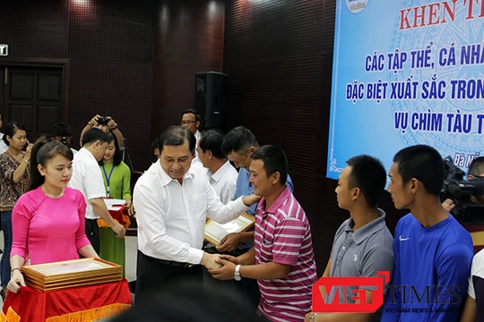 Chủ tịch UBND TP Đà Nẵng Huỳnh Đức Thơ vừa có Thư cảm ơn đối với các lực lượng, cá nhân những người dân đã tham gia công tác tìm kiếm, cứu nạn và cứu hộ đối với vụ chìm tàu Thảo Vân 02 xảy ra tối ngày 4/6 trên sông Hàn