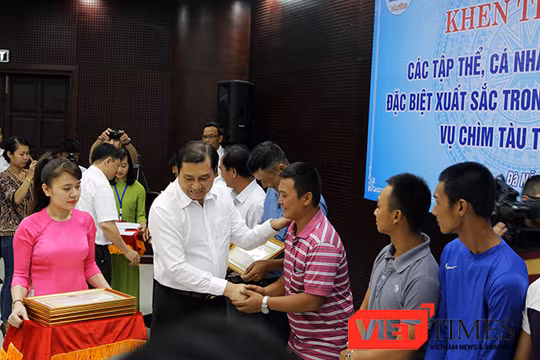 Chủ tịch UBND TP Đà Nẵng Huỳnh Đức Thơ vừa có Thư cảm ơn đối với các lực lượng, cá nhân những người dân đã tham gia công tác tìm kiếm, cứu nạn và cứu hộ đối với vụ chìm tàu Thảo Vân 02 xảy ra tối ngày 4/6 trên sông Hàn