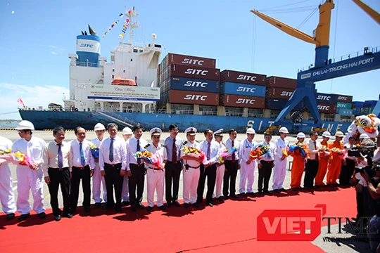 Sáng 5/8, tại KCN Cảng-Hậu cần cảng Chu Lai-Trường Hải (Quảng Nam), UBND tỉnh Quảng Nam, Cục Hàng hải Việt Nam và THACO đã chính thức đưa tuyến hàng hải container Hàn Quốc-Chu Lai vào hoạt động.