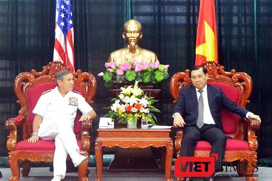 Chiều 28/10, Đô đốc Harry B. Harris Jr., Tư lệnh Bộ Tư lệnh Thái Bình Dương Hoa Kỳ và đoàn công tác đã có buổi chào xã giao Chủ tịch UBND TP Đà Nẵng.