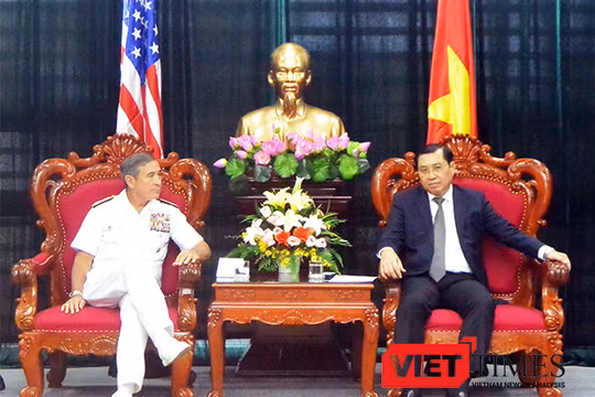 Chiều 28/10, Đô đốc Harry B. Harris Jr., Tư lệnh Bộ Tư lệnh Thái Bình Dương Hoa Kỳ và đoàn công tác đã có buổi chào xã giao Chủ tịch UBND TP Đà Nẵng.