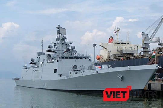Tàu quân sự Ấn Độ cập cảng Tiên Sa (Đà Nẵng)