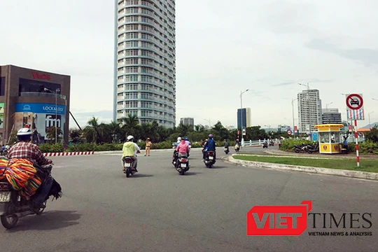 rước tình trạng hỗn loạn giao thông diễn ra tại nút giao thông cầu Sông Hàn-Lê Duẩn-Trần Phú xảy ra sáng 7/9, chiều cùng ngày, lãnh đạo Sở GTVT và Công an TP Đà Nẵng đã tổ chức họp "nóng".