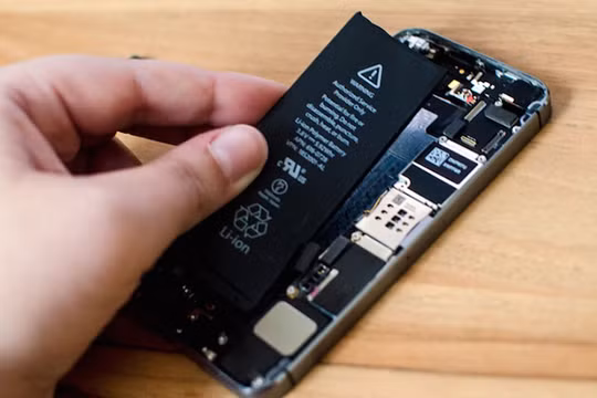 Một công nghệ pin tổng hợp các yếu tố đột phá đối với thời lượng pin giành cho smartphone đã được các nhà khoa học Đại học Central Florida (UCF) đưa ra cho phép có thể kéo dài cả một tuần trong khi chỉ sạc vài giây.