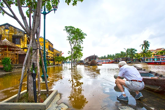 Sức hấp dẫn của Hội An khi vào mùa lũ!
