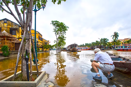 Sức hấp dẫn của Hội An khi vào mùa lũ!