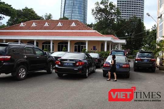 Đà Nẵng tạm dừng mua sắm ô tô, tài sản đắt tiền