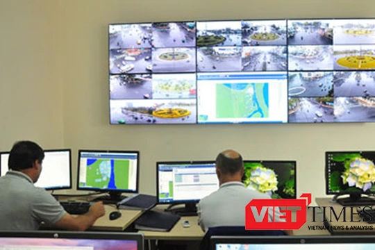 Sáng nay (1/11), lực lượng chức năng Đà Nẵng chính thức xử phạt các hành vi vi phạm các quy định về an toàn giao thông qua camera giám sát.