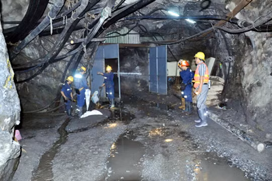 Bất chấp giấy phép hoạt động đã hết hạn, Công ty vàng Bồng Miêu vẫn “xé rào” khai thác vàng