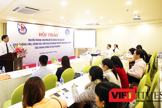 Nhà báo Mai Đức Lộc, Phó Chủ tịch Hội Nhà báo Việt Nam, Chủ tịch Hội nhà báo TP Đà Nẵng chia sẻ tại buổi tập huấn