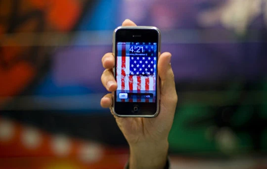 Muốn mua iPhone sản xuất tại Mỹ? Khách hàng phải chi rất nhiều tiền (ảnh: Reuters)