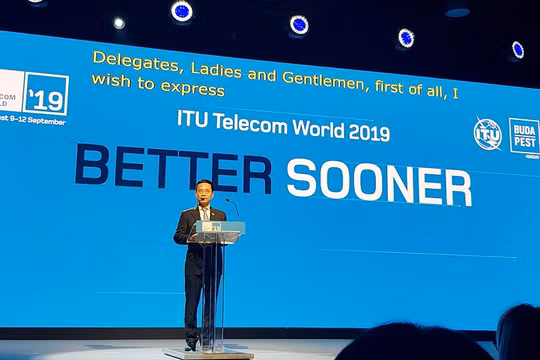 Bộ trưởng Nguyễn Mạnh Hùng phát biểu tại Lễ khai mạc triển lãm