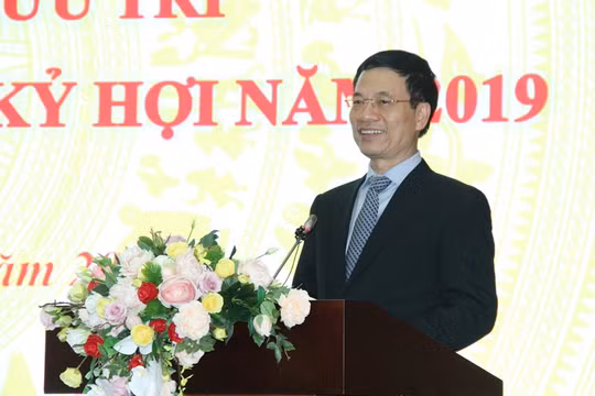 Bộ trưởng Bộ TT&TT Nguyễn Mạnh Hùng phát biểu tại buổi gặp mặt