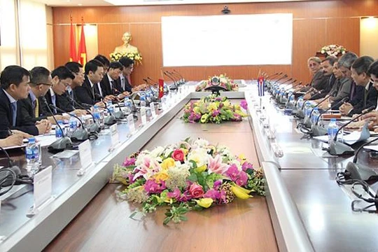 Bộ trưởng Bộ TT&TT Việt Nam Nguyễn Mạnh Hùng tiếp Bộ trưởng Bộ Truyền thông Cuba