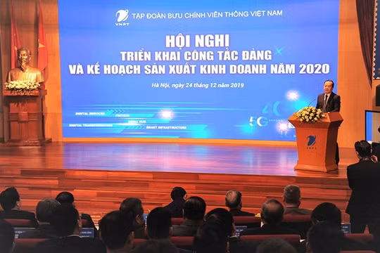 Ông Phạm Đức Long, Phụ trách Hội đồng Thành viên, Tổng giám đốc VNPT phát biểu tại Hội nghị.