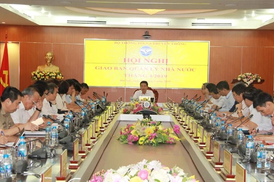 Bộ trưởng Nguyễn Mạnh Hùng phát biểu chỉ đạo tại Hội nghị giao ban.