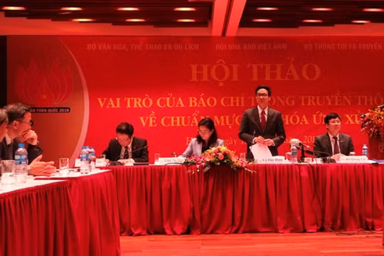 Phó Thủ tướng Vũ Đức Đam phát biểu chỉ đạo tại Hội thảo.