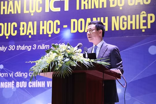 Bộ trưởng Bộ TT&TT Nguyễn Mạnh Hùng phát biểu tại Tọa đàm