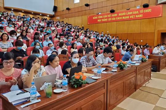 Hội nghị triển khai thực hiện thông tư về đấu thầu trang thiết bị y tế diễn ra vào sáng nay (12/9) - Ảnh: Thảo Nguyên