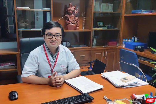 BS. Vũ Quốc Đạt – Giảng viên Bộ môn Truyền nhiễm, Trường Đại học Y Hà Nội (Ảnh - Minh Thuý) 