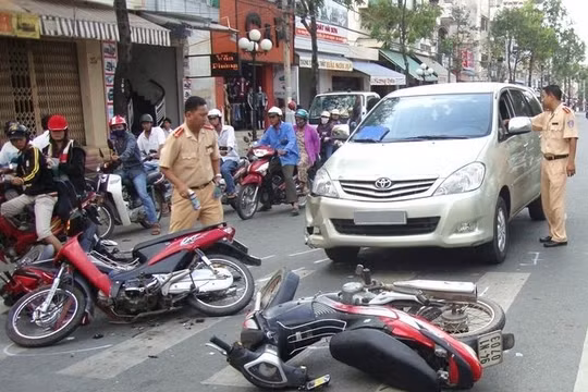 Rượu bia là một trong 3 nguyên nhân hàng đầu làm gia tăng tỷ lệ tai nạn giao thông (TNGT) ở Việt Nam