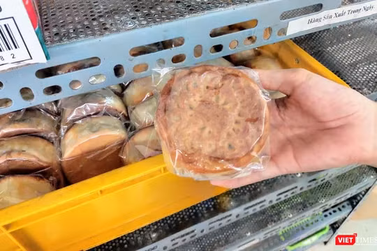 Bánh trung thu sản xuất trong ngày tại 1 cơ sở sản xuất ở quận Tây Hồ (Ảnh: Minh Thúy)