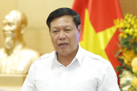 "Trong công tác phòng, chống dịch COVID-19, việc ứng dụng công nghệ thông tin, chuyển đổi số đã giúp Ban Chỉ đạo phòng, chống dịch COVID-19 truy vết nhanh ca bệnh" - Thứ trưởng nói 