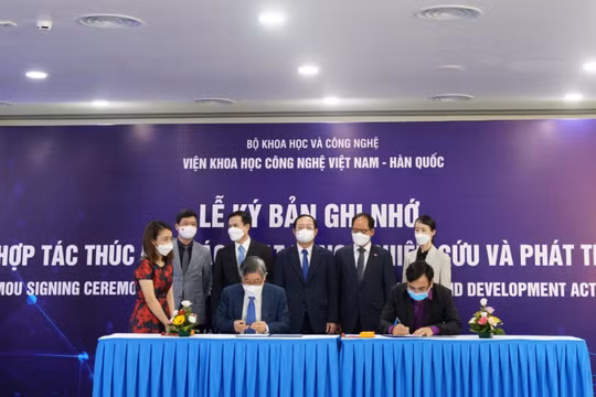 Lễ ký kết giữa VKIST và CVI Pharma (Ảnh - CVI Pharma)