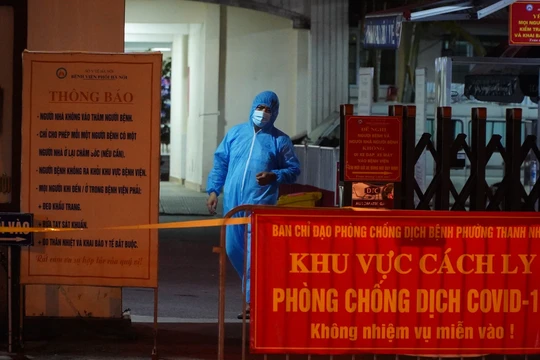 Khu vực cách ly ở Bệnh viện Phổi Hà Nội (Ảnh - Minh Nhân) 