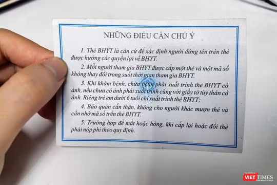 Mặt sau thẻ Bảo hiểm y tế (Ảnh: Minh Thúy) 