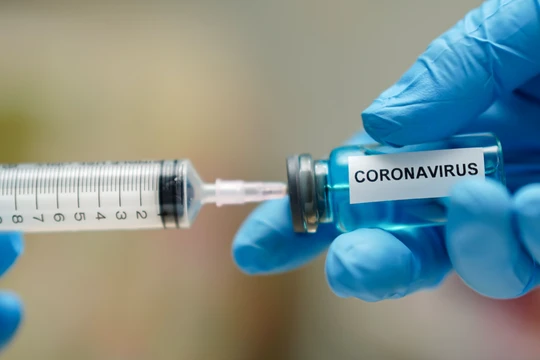 Thử nghiệm vaccine phòng COVID-19 (Ảnh minh hoạ) 
