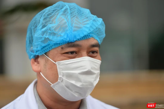 BS. CKII. Nguyễn Trung Cấp – Phó Giám đốc Bệnh viện Bệnh Nhiệt đới Trung ương (Ảnh - Hoàng Anh) 